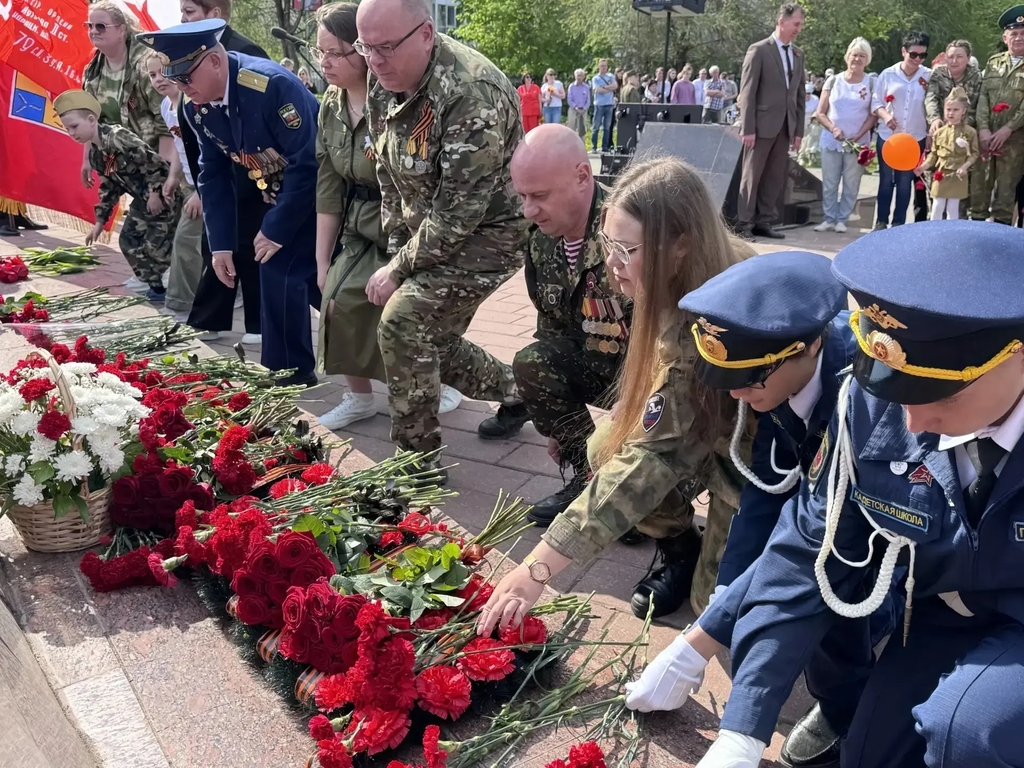 В День Победы саратовцы соприкоснулись с частицей Вечного огня и пробежали марафон